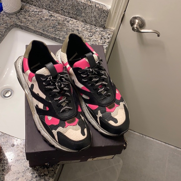 Valentino Garavani Size 45 Pink Black Grey & White